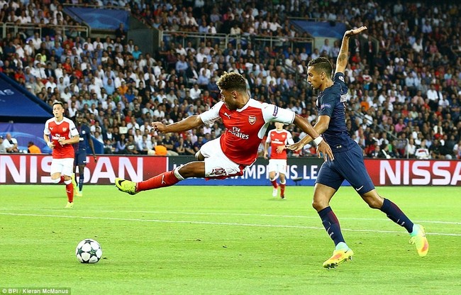 Arsenal thoát thua trước PSG trong trận đấu có 2 thẻ đỏ phút bù giờ - Ảnh 7.