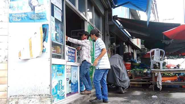 Cận cảnh tr&ograve; lừa đảo của nh&oacute;m giang hồ dọc quốc lộ - Ảnh 9.