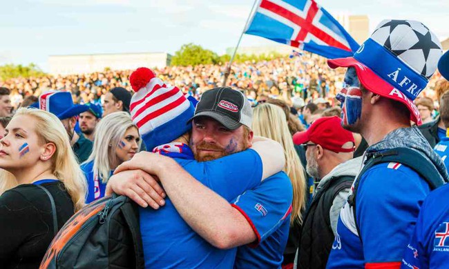 Tuyển Iceland được chào đón như nhà vô địch ở quê nhà - Ảnh 9.