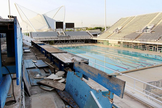 Khung cảnh hoang tàn tại các địa điểm từng diễn ra những màn thi đấu của các kỳ Olympic - Ảnh 9.