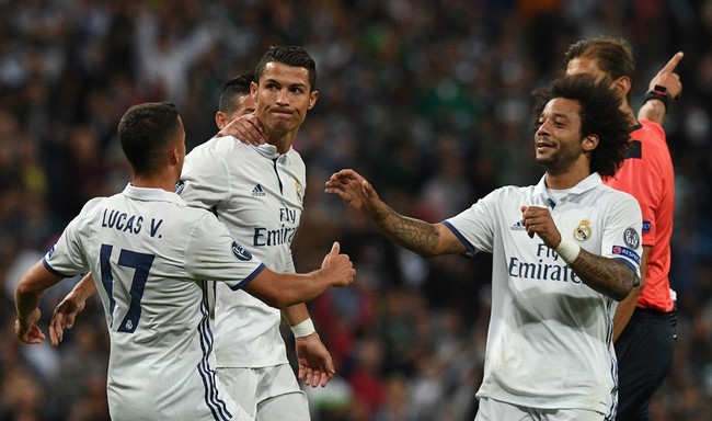 Ronaldo lập c&ocirc;ng, đưa Real Madrid trở về từ c&otilde;i chết - Ảnh 10.