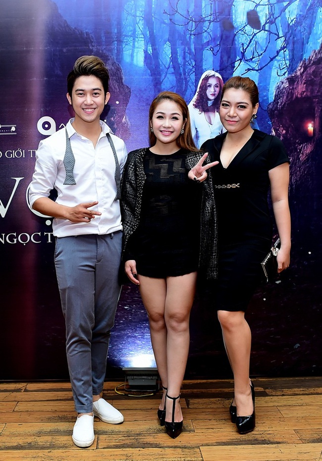 Đ&agrave;m Vĩnh Hưng h&ocirc;n mừng học tr&ograve; Ngọc Tr&acirc;m (The Voice) nh&acirc;n ng&agrave;y trở lại - Ảnh 12.
