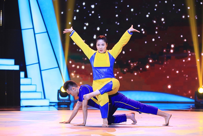 Bước nhảy ng&agrave;n c&acirc;n: Quang Đăng su&yacute;t được đeo hột xo&agrave;n của L&yacute; Nh&atilde; Kỳ - Ảnh 12.