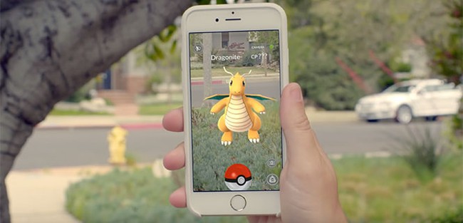 Vợ đau đẻ, chồng vẫn mải m&ecirc; đi bắt... Pok&eacute;mon - Ảnh 1.