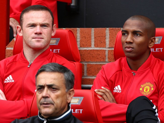 Mourinho tiếp tục nh&eacute;t Rooney tr&ecirc;n ghế dự bị trận thứ 4 li&ecirc;n tiếp - Ảnh 2.