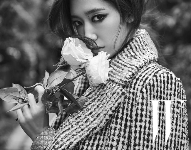 Park Shin Hye, Go Joon Hee và Victoria đọ vẻ quyến rũ trên tạp chí tháng 5 - Ảnh 3.