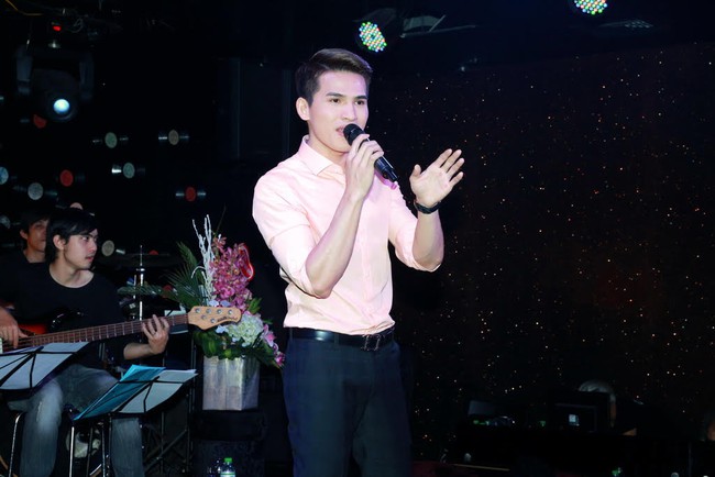 Uyên Linh, Lê Hiếu đến mừng đêm nhạc sinh nhật Quốc Thiên - Ảnh 14.