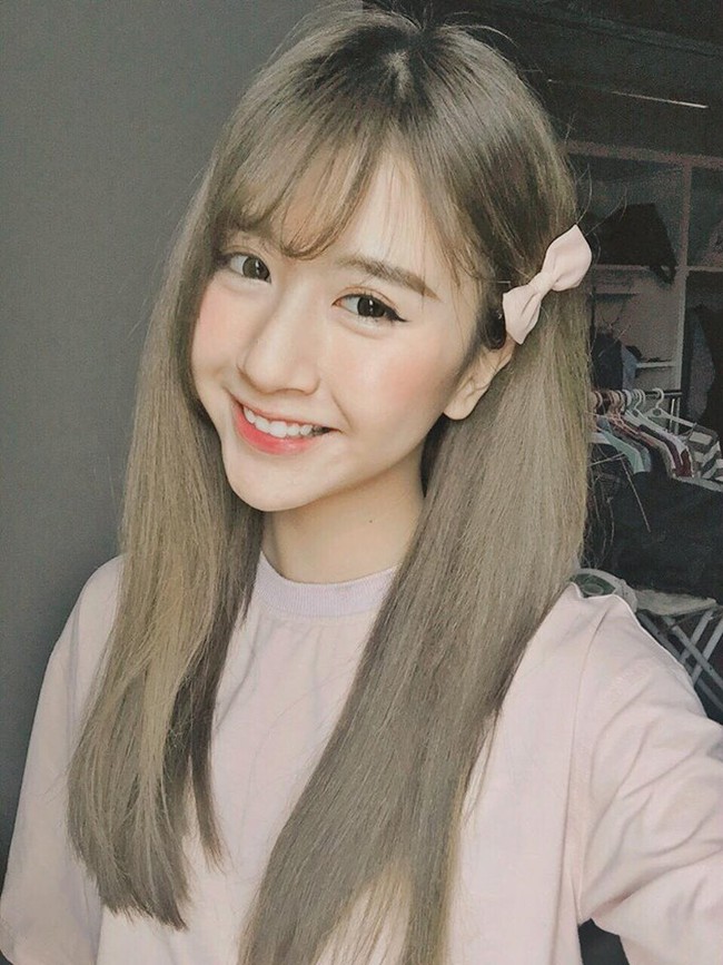 Quỳnh Anh Shyn giờ cũng đ&atilde; kh&aacute;c: ăn mặc trang điểm gợi cảm, tạo d&aacute;ng sexy trưởng th&agrave;nh - Ảnh 18.