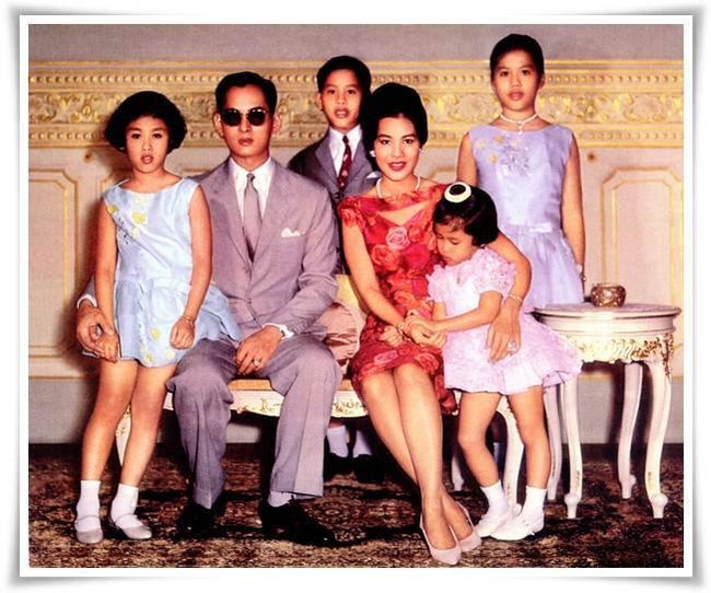 Chân dung Thái tử Maha Vajiralongkorn - người kế vị ngai vàng hoàng gia Thái Lan - Ảnh 4.