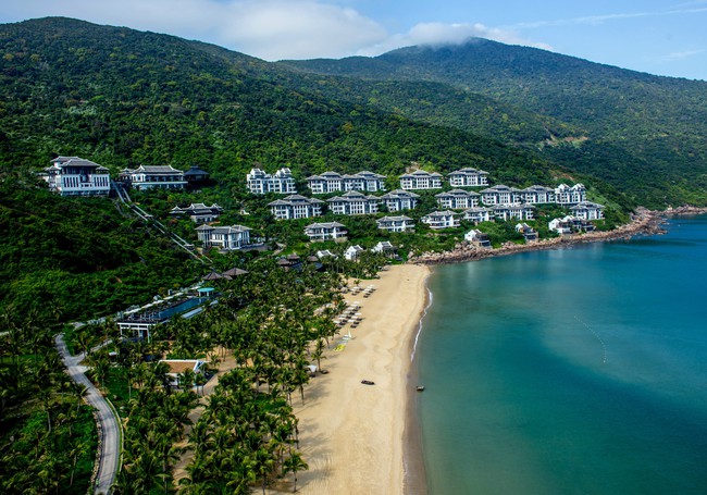 Đà Nẵng có khu nghỉ dưỡng ven biển lọt top những resort đẹp nhất thế giới - Ảnh 1.