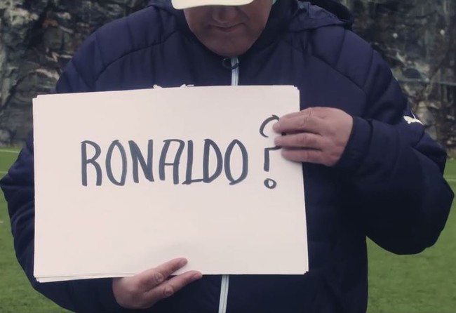 Người đàn ông gây sốc khi lên mạng xin tinh trùng của Ronaldo và Ibrahimovic - Ảnh 3.