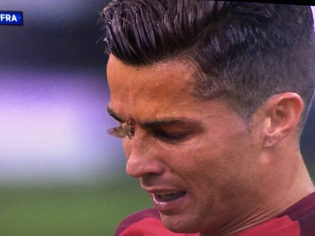 Chú bướm đêm đậu trên mắt Ronaldo gây sốt cộng đồng mạng - Ảnh 5.