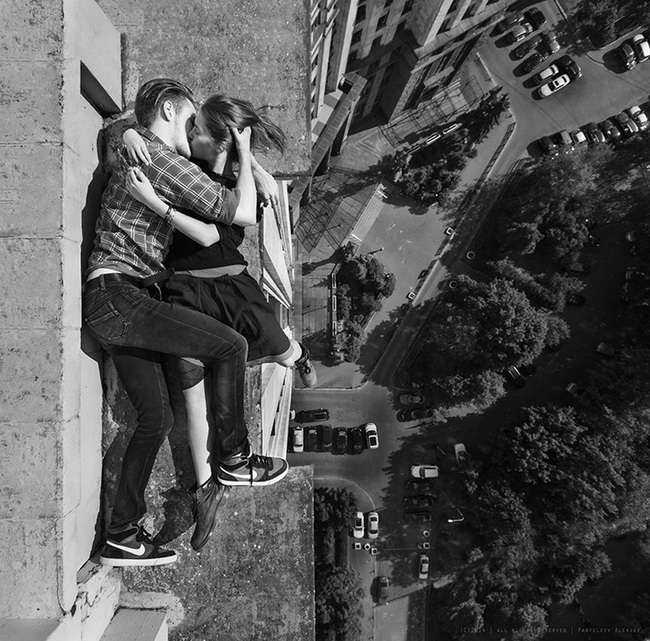 Những pha chụp ảnh thách thức tử thần từ nhà cao tầng của cô gái người Nga - Ảnh 3.