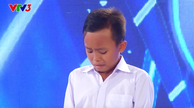 Cậu b&eacute; h&aacute;t đ&aacute;m cưới 13 tuổi n&agrave;y ch&iacute;nh l&agrave; hiện tượng d&acirc;n ca mới! - Ảnh 3.