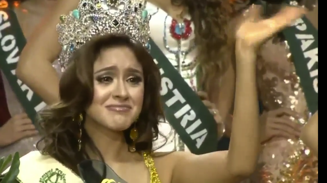 Cận cảnh nhan sắc người đẹp đã đánh bại Nam Em, đăng quang Miss Earth 2016 - Ảnh 2.