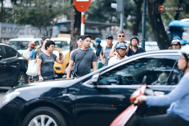 Clip: Những ngày này ai cũng phải kêu trời Chuyện gì ở trung tâm Sài Gòn thế, kẹt xe gì mà kẹt vô lí thế? - Ảnh 8.