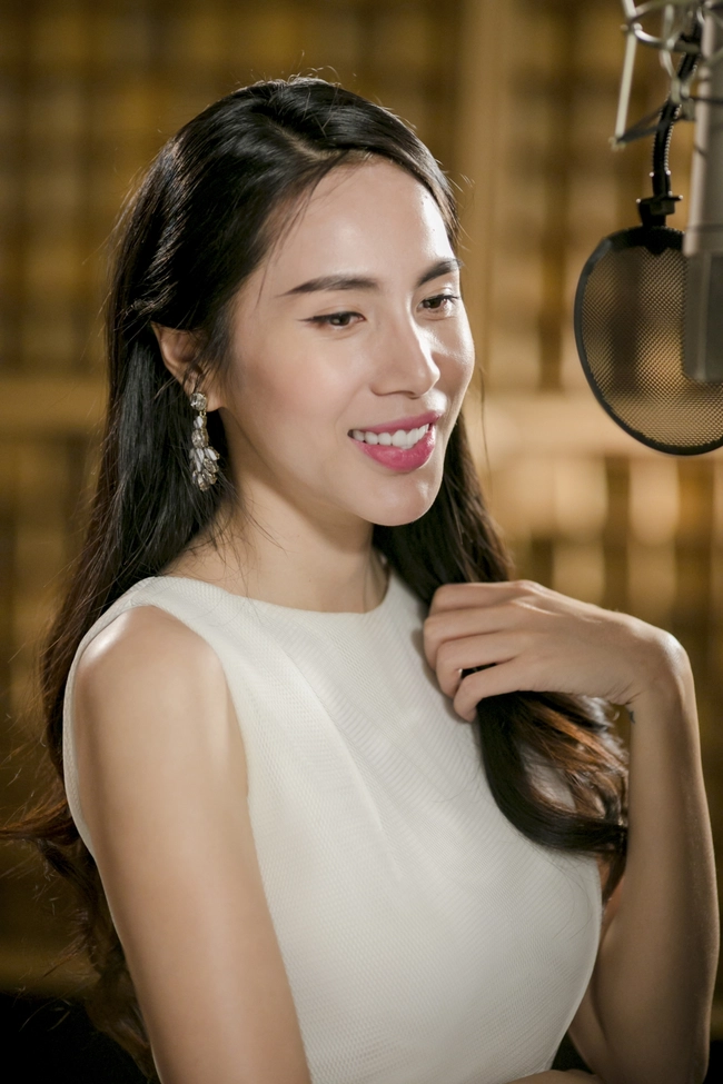Thủy Ti&ecirc;n đẹp mặn m&agrave;, quyến rũ trong MV nhạc phim - Ảnh 5.