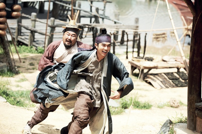 Lần đầu đóng hài, Yoo Seung Ho nhập vai huyền thoại lừa đảo có thật xứ Hàn - Ảnh 10.