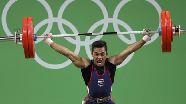 Bi kịch: B&agrave; đột tử khi ăn mừng huy chương Olympic của ch&aacute;u trai - Ảnh 2.