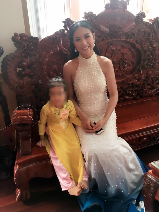 X&ocirc;n xao đ&aacute;m cưới 10 tỷ ở Hưng Y&ecirc;n với xe hoa khủng v&agrave; kh&aacute;ch mời to&agrave;n người nổi tiếng. - Ảnh 5.