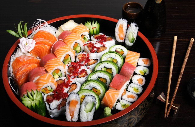 Ăn sushi như n&agrave;o mới đ&uacute;ng chuẩn của người Nhật - bạn biết kh&ocirc;ng? - Ảnh 1.