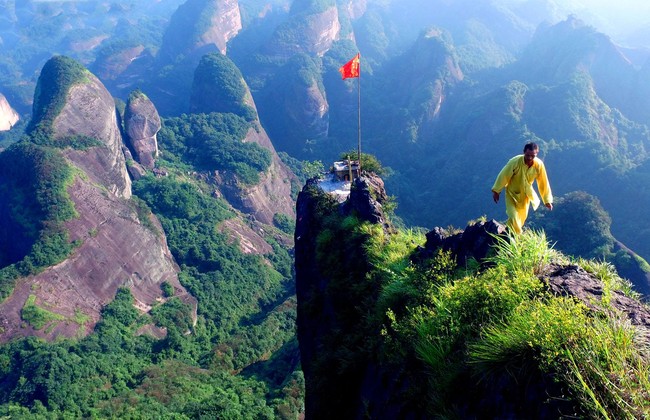 Tìm thấy một Người Nhện đời thực chuyên leo trèo quanh vách núi ở Trung Quốc - Ảnh 4.