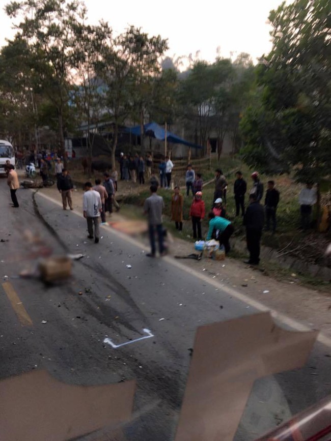 Tuyên Quang: Hai vợ chồng đi xe máy ngược chiều bị ô tô đâm tử vong - Ảnh 4.