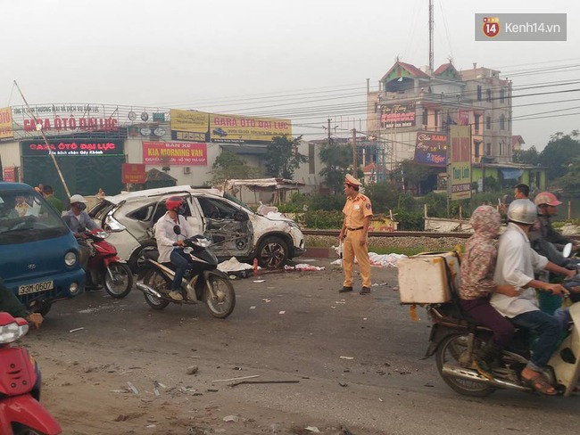 Hà Nội: Tàu hỏa tông trực diện ô tô Honda CRV, 5 người tử vong - Ảnh 2.