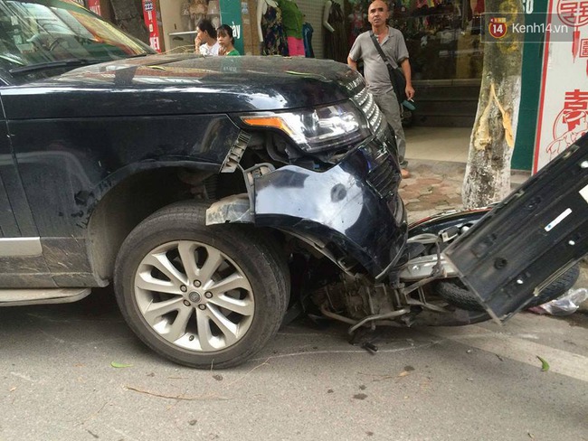 Hà Nội: Cô gái trẻ thoát chết trong gang tấc dưới gầm xe Range Rover tiền tỷ - Ảnh 2.