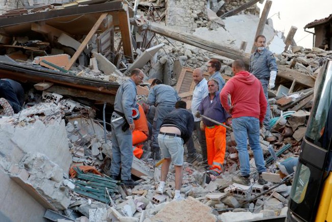 Động đất ở Italy: Ít nhất 73 người đã thiệt mạng, 81 người bị thương và hàng chục người vẫn đang mất tích - Ảnh 9.