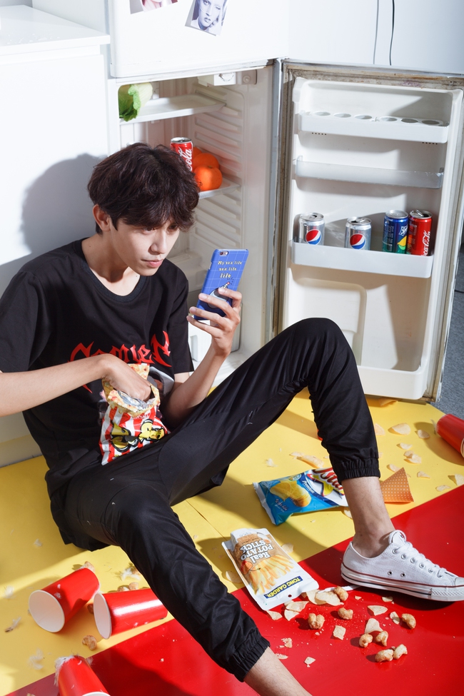 Ai chơi Instagram chắc hẳn đều phải biết ba ch&agrave;ng mẫu lookbook si&ecirc;u nổi bật n&agrave;y! - Ảnh 5.