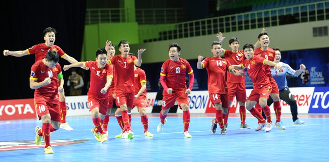&Ocirc;ng bầu futsal Việt Nam hồi hộp chờ đợi thời khắc lịch sử ở đấu trường World Cup - Ảnh 1.