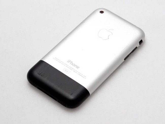 Ngắm mẫu thiết kế xấu kh&ocirc;ng nuốt nổi v&agrave; những hạn chế của chiếc iPhone đầu ti&ecirc;n - Ảnh 21.