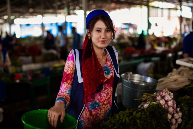 Cùng nhìn ngắm nhan sắc mỗi người một vẻ của phụ nữ trên toàn thế giới - Ảnh 4.