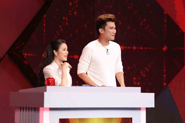 L&yacute; Nh&atilde; Kỳ tỏ t&igrave;nh c&ocirc;ng khai với Trấn Th&agrave;nh tr&ecirc;n s&oacute;ng truyền h&igrave;nh - Ảnh 4.