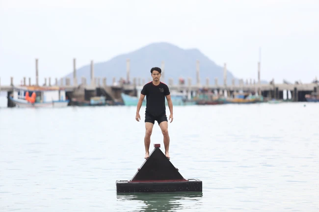 Ph&aacute;i mạnh Việt: D&agrave;n trai đẹp ướt &aacute;t trong thử th&aacute;ch đẫm nước - Ảnh 12.
