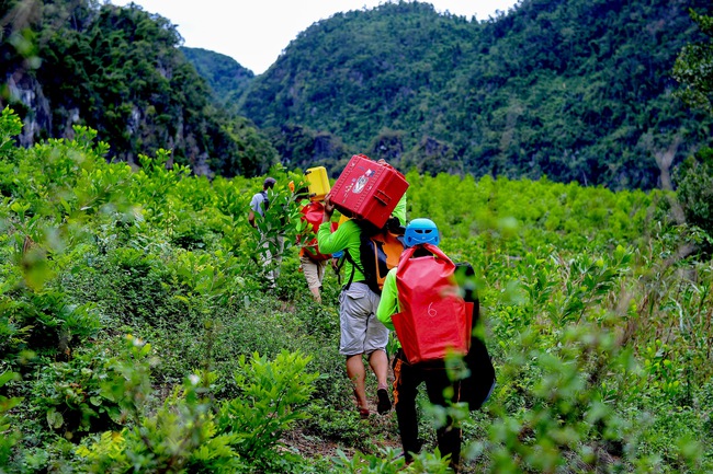 Không chỉ Sơn Đoòng, Quảng Bình còn có một hang động khác hoang sơ và đẹp đến ngạt thở! - Ảnh 7.