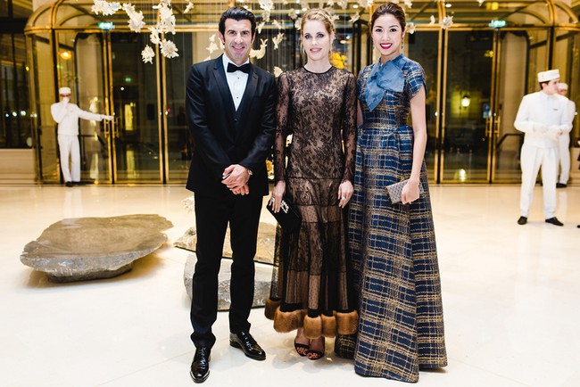 Thu&yacute; V&acirc;n gặp gỡ huyền thoại b&oacute;ng đ&aacute; Luis Figo trong dạ tiệc qu&yacute; tộc nhất thế giới - Ảnh 5.