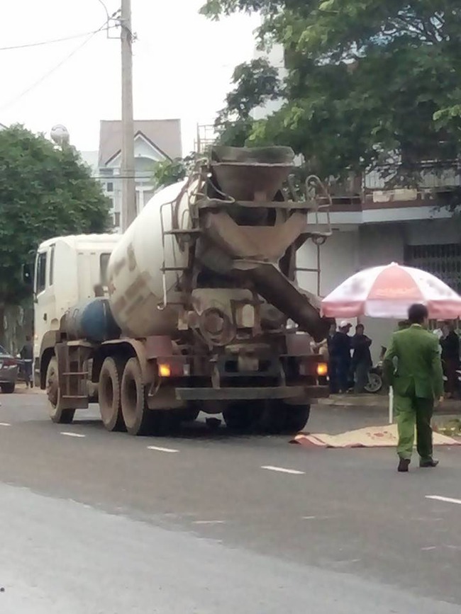 Buôn Mê Thuột: Xe bồn gây tai nạn kinh hoàng - Ảnh 1.