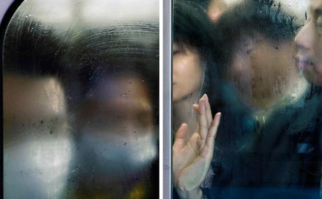 Một Tokyo chẳng hề thơ mộng qua những chuyến t&agrave;u điện chật n&iacute;ch - Ảnh 8.