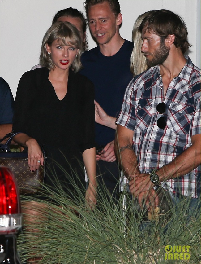 C&ocirc;ng khai hẹn h&ograve; hơn 1 tuần, Taylor Swift v&agrave; Tom đ&atilde; ra mắt với bố mẹ của nhau - Ảnh 4.