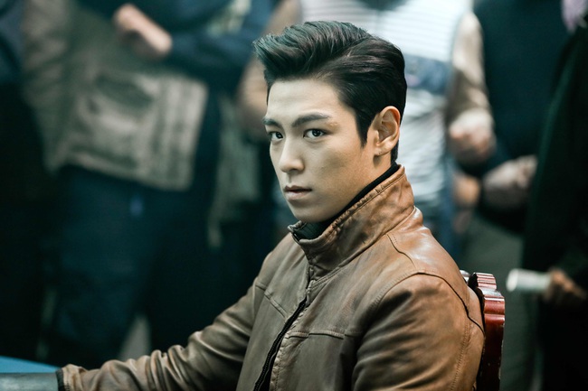T.O.P (Big Bang) g&acirc;y phẫn nộ khi đ&aacute;p lại lời ch&uacute;c mừng của fan bằng c&acirc;u n&oacute;i tục tĩu - Ảnh 3.