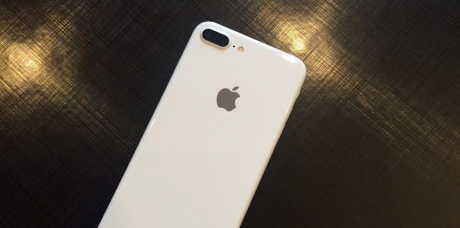 iPhone 7 và iPhone 7 Plus màu trắng bất ngờ xuất hiện đầy ấn tượng - Ảnh 2.