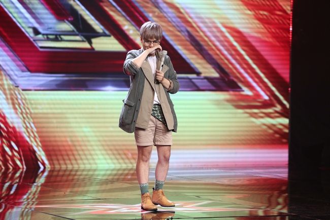 X-Factor: Chàng trai trầm cảm do bị bạo hành gây xúc động, Tô Lâm đi thi với giày cao gót - Ảnh 3.