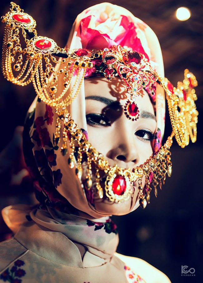 Những khoảnh khắc đẹp mê hồn bạn chỉ có thể bắt gặp tại các show thời trang Việt - Ảnh 15.