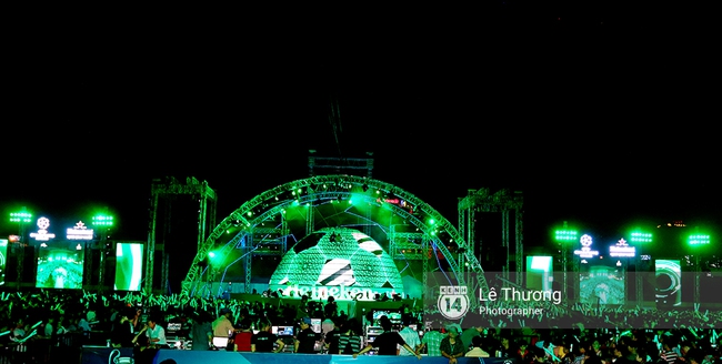 Sơn T&ugrave;ng MTP v&agrave; d&agrave;n sao Việt  khuấy động ng&agrave;y hội UEFA Champions League - Ảnh 4.