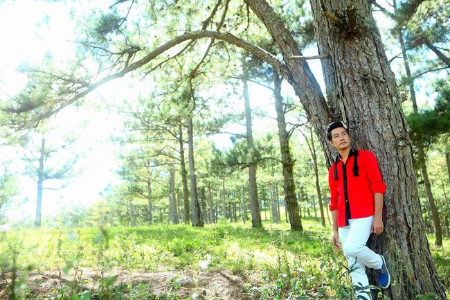 Nguyễn Phi H&ugrave;ng l&agrave;m MV &yacute; nghĩa về t&igrave;nh cảm gia đ&igrave;nh - Ảnh 2.