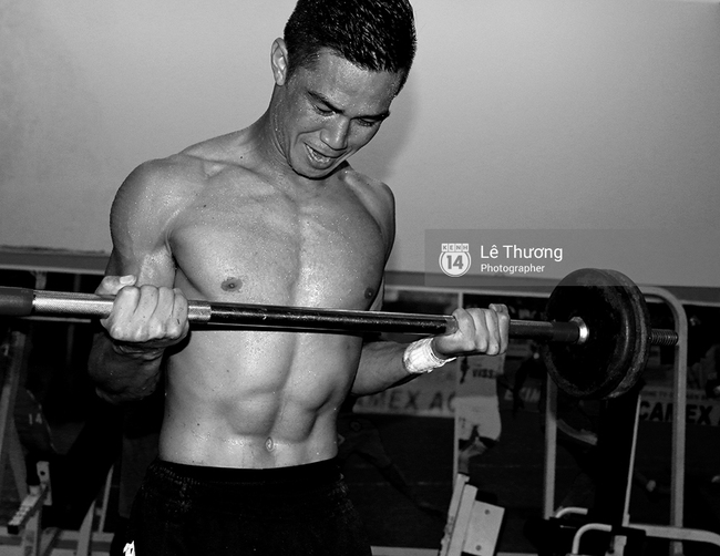 Mặc kệ Euro 2016, C&ocirc;ng Vinh v&agrave; đồng đội vẫn phải c&agrave;y ải - Ảnh 3.