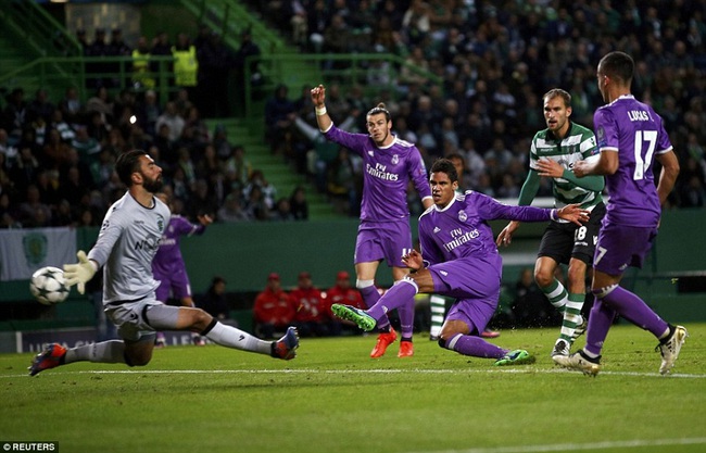 Ronaldo lập kỷ lục buồn, Real Madrid vất vả giành vé vào vòng knock-out - Ảnh 4.