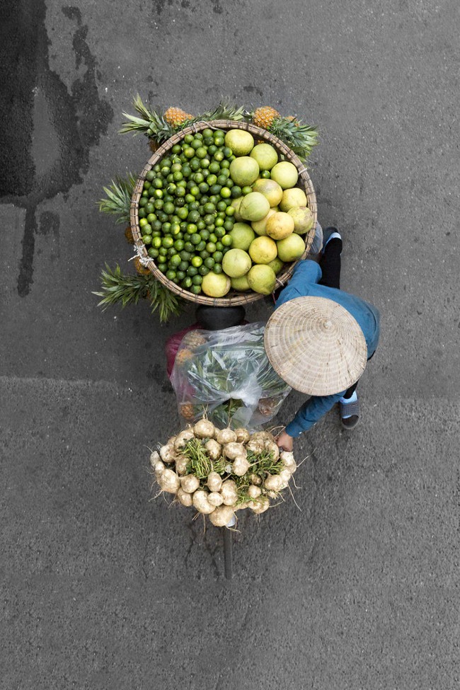 Vẻ đẹp những g&aacute;nh h&agrave;ng rong đặc sản H&agrave; Nội h&uacute;t hồn người xem tr&ecirc;n b&aacute;o nước ngo&agrave;i - Ảnh 12.